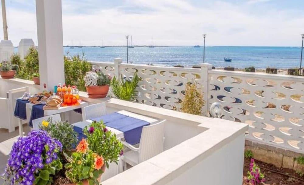 Bed and Breakfast Estasi Sul Mare Порто-Чезарео Екстер'єр фото